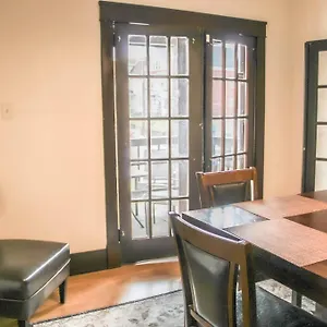 comfy-and-spacious-3-br-easy-city-access.hotels-in-pittsburgh.com/