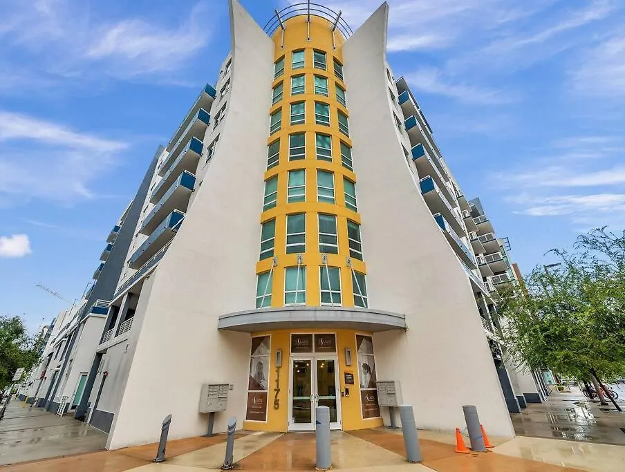 Luxury Apt 3 Mins To Dt Tampa -Pool-Gym-Balcony Appartamento
