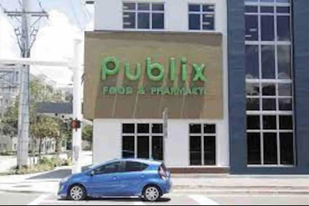 Luxury Apt 3 Mins To Dt Tampa -Pool-Gym-Balcony
