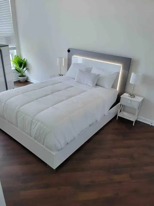 Luxury Apt 3 Mins To Dt Tampa -Pool-Gym-Balcony 0*,